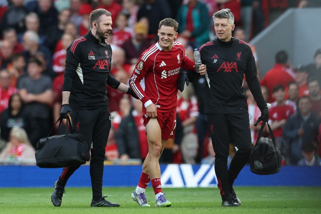 Florian Wirtz nem megsérült, hanem begörcsölt, egyelőre nem bírja azt a tempót, amit Szoboszlai diktál a Premier League-ben