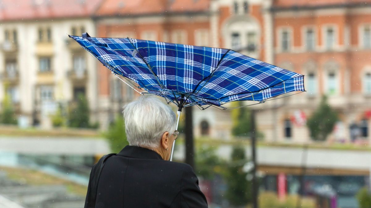 Itt a hidegfront, itt vannak a veszélyjelzések + térképek
