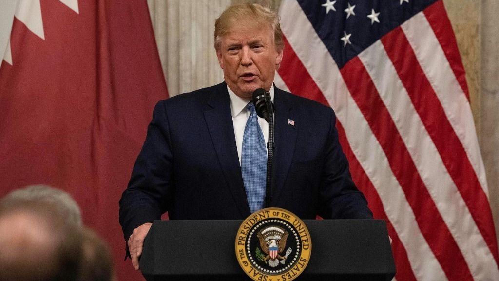 Donald Trump az Ovális Irodában tartott sajtótájékoztatón hangsúlyozta: tisztában van vele, miért nehéz Magyarországnak leválni az orosz olajról (Fotó: NICHOLAS KAMM / AFP)