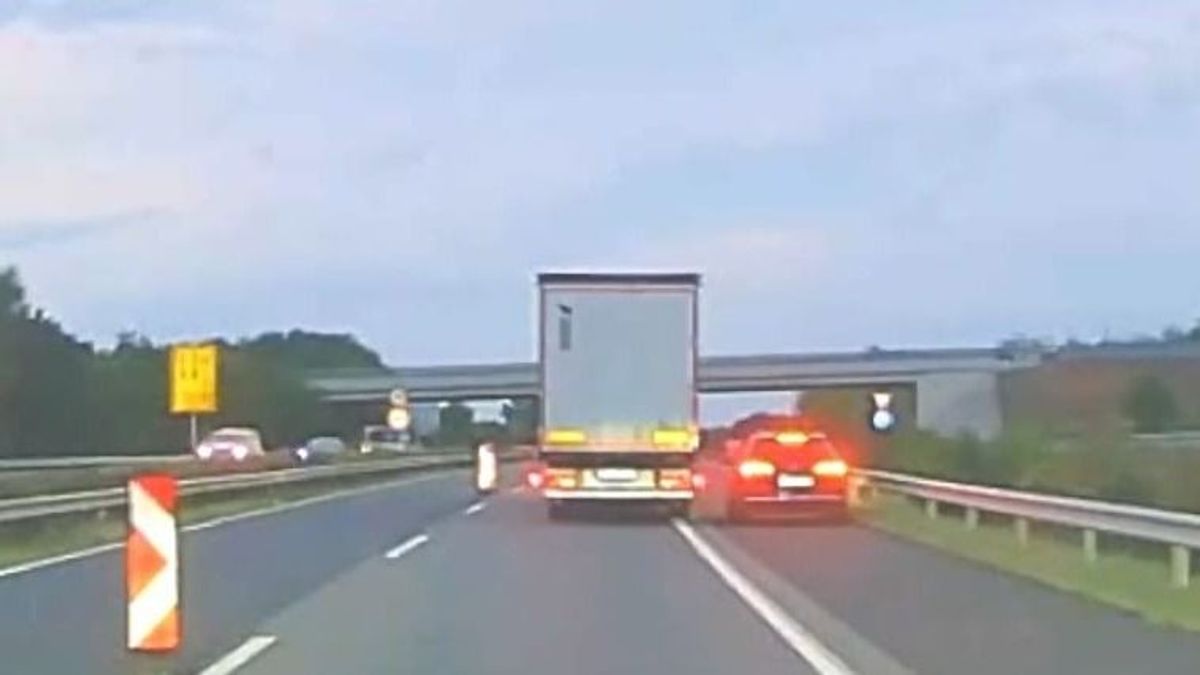 Megállította a kamiont a passatos, majd olyan dolgot tett, amiért le is ültethetik + videó