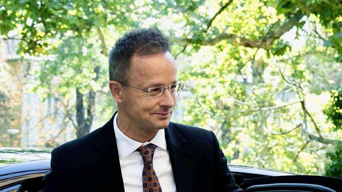 Szijjártó Péter: Néha a baromságokat is cáfolni kell + videó