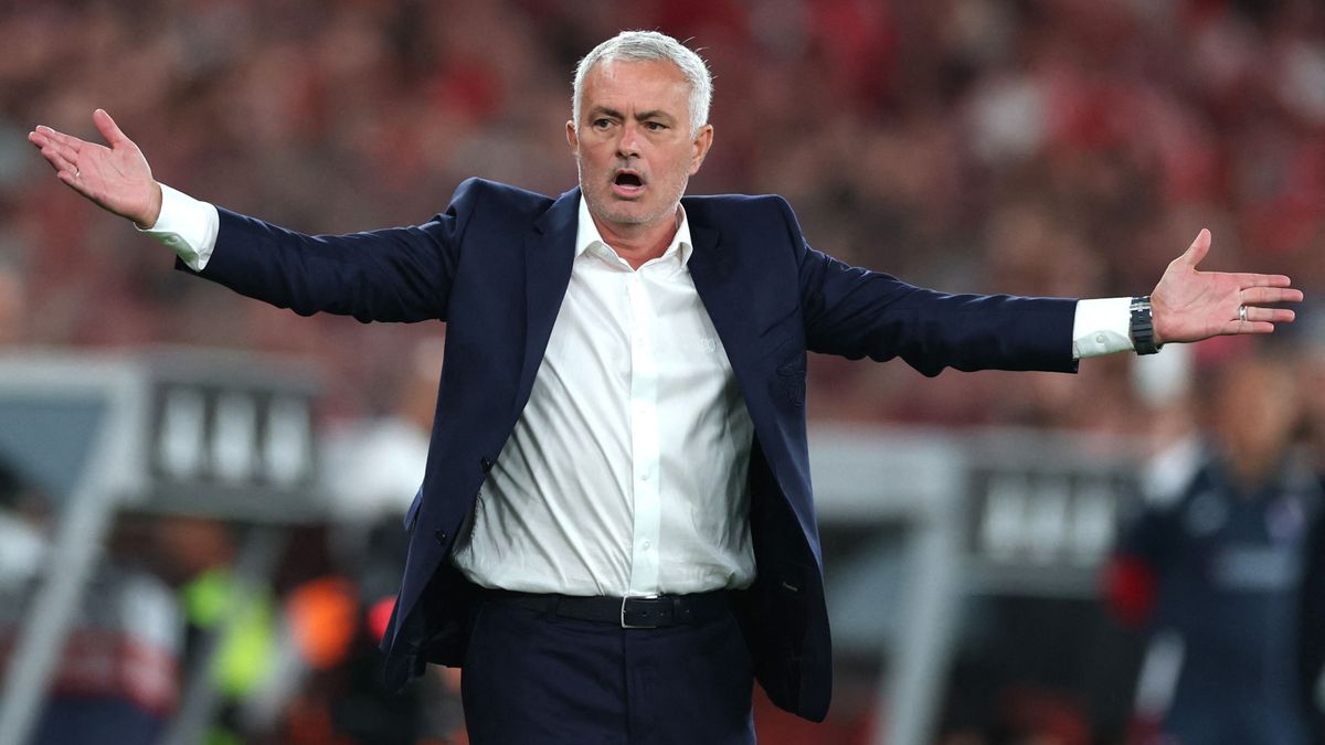 Mourinho visszatérésén nyerészkedik a Chelsea, kiakadtak a szurkolók