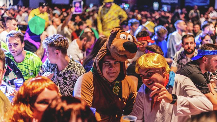 Elkezdődött a háromnapos darts-őrület az MVM Dome-ban