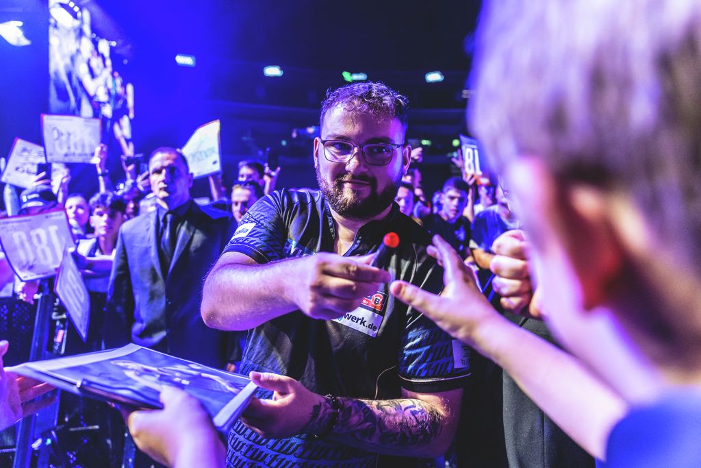 Elkezdődött a háromnapos darts-őrület az MVM Dome-ban