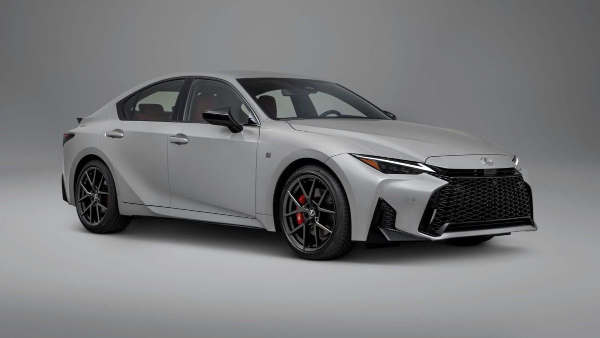 Megújul a Lexus egyetlen megmaradt sportszedánja