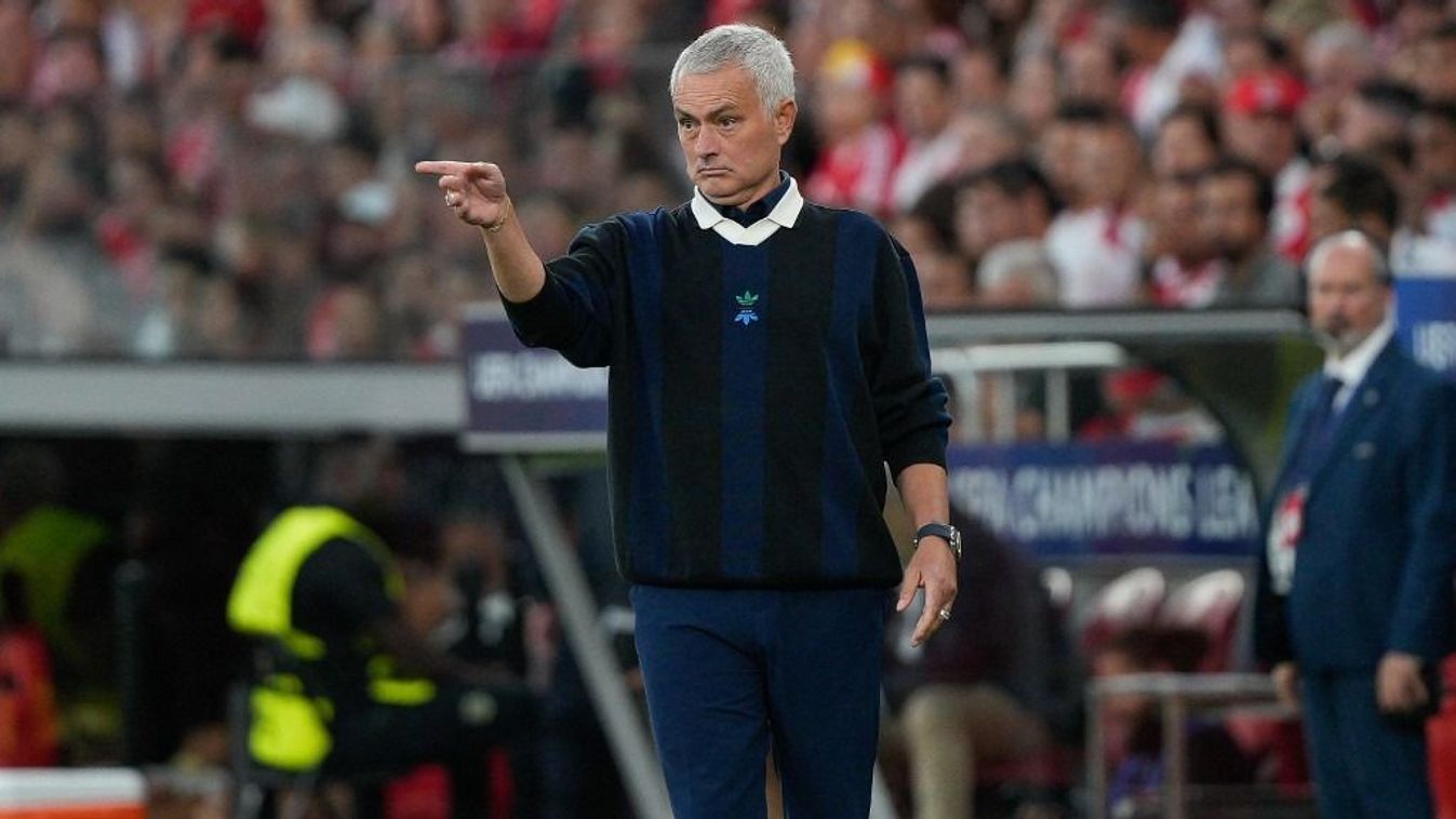 Jose Mourinho, Fenerbahce SK Coach, in action during UEFA Champions League 2025/26 Play-offs 2nd leg between SL Benfica and Fenerbahce SK at Estadio da Luz in Lisbon, Portugal. 27/08/2025 (Photo by  / )