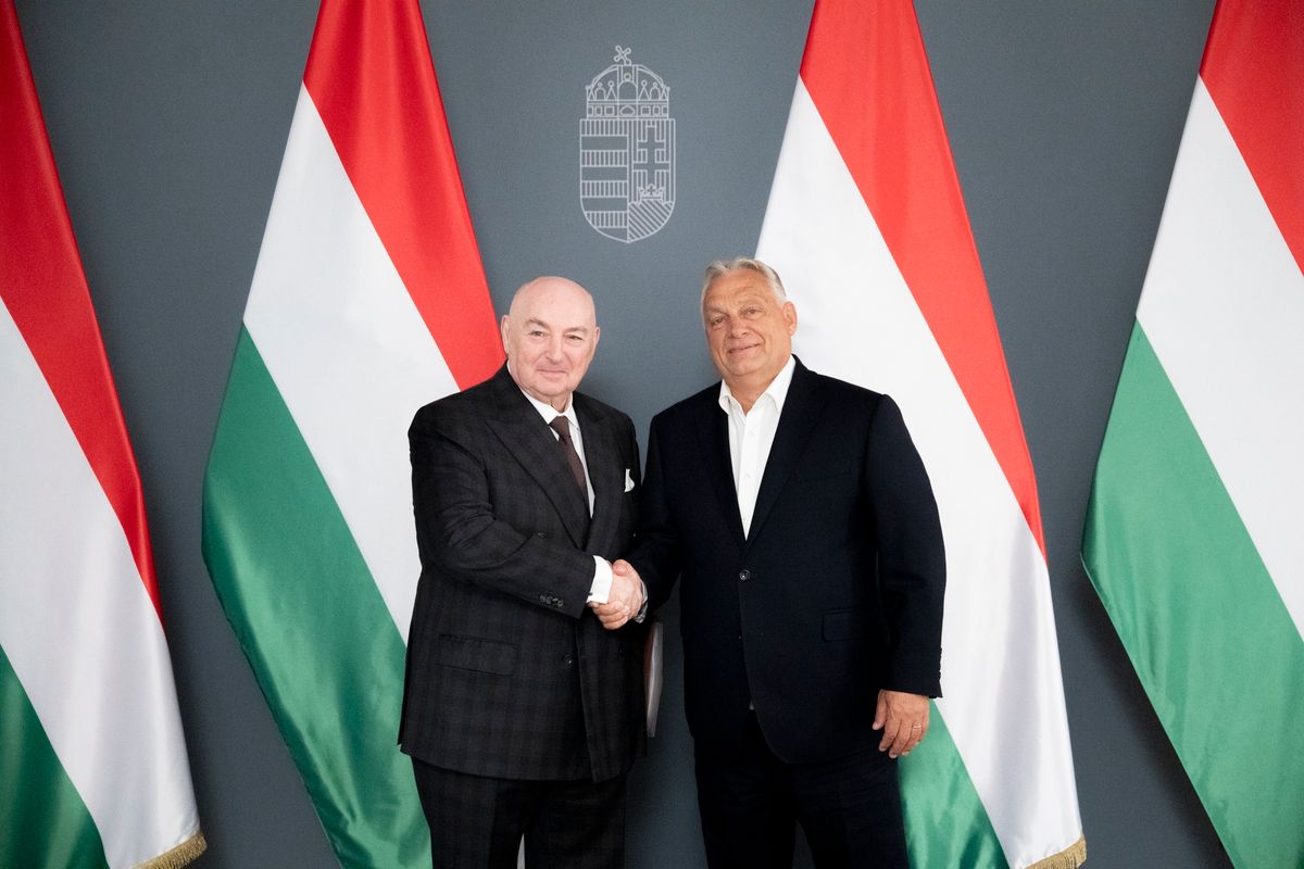 Budapest, 2025. szeptember 10.
A Miniszterelnöki Kommunikációs Főosztály által közreadott képen Orbán Viktor miniszterelnök (j) fogadja Moshe Kantort, az Európai Zsidó Kongresszus elnökét (b) a Karmelita kolostorban 2025. szeptember 10-én.
MTI/Miniszterelnöki Kommunikációs Főosztály/Benko Vivien Cher