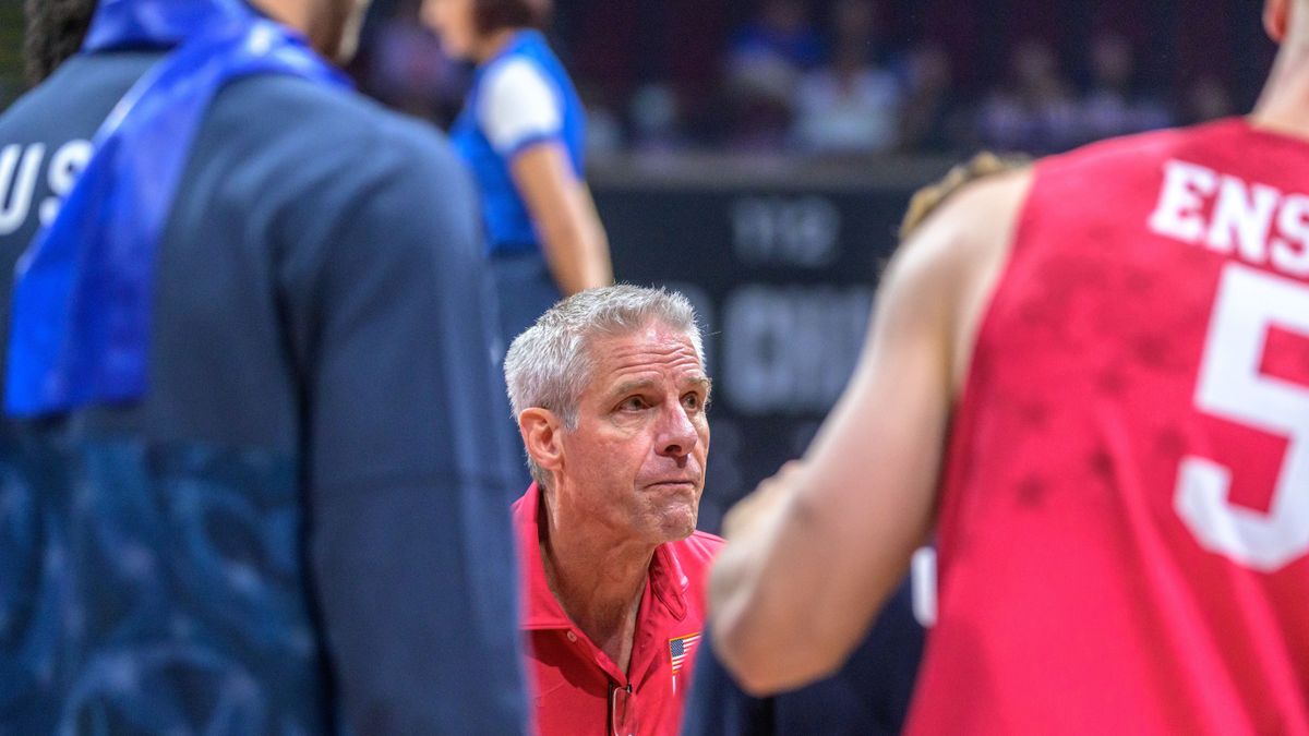 Csak ámult-bámult a Kiraly: egy bolgár mesebeli hős egyedül szétbombázta az USA-t