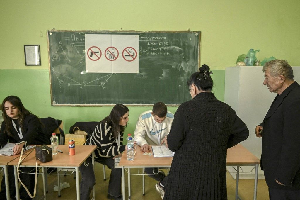 A feszült politikai helyzetben fontos választásokra készül Koszovó (Fotó: AFP)