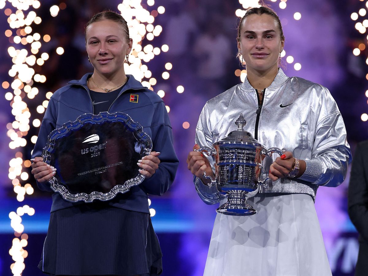 Amanda Anisimova (balra) a második Grand Slam-döntőjét is elveszítette, a US Openen Arina Szabalenka címet védett, Aryna Sabalenka