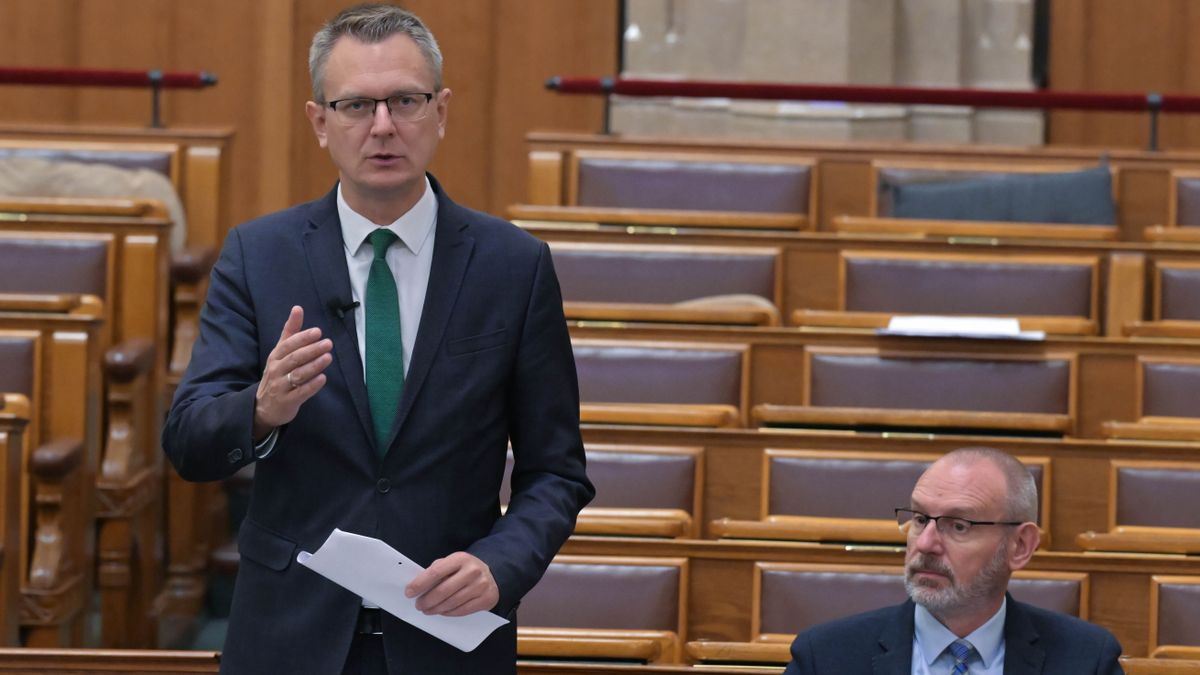 Rétvári Bence: ha Dobrev Klára pedofil ügyekkel akar foglalkozni, akkor először a saját háza táján sepregessen