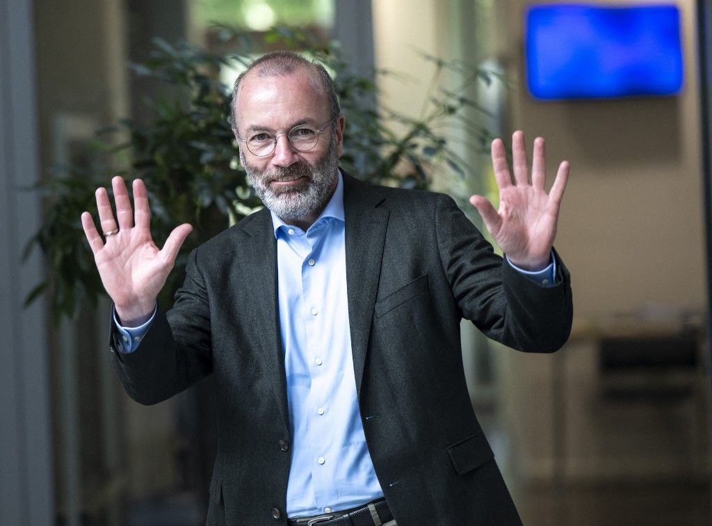 23 June 2025, Bavaria, Munich: Manfred Weber (CSU), leader of the EPP parliamentary group, leaves the party's national leadership after the meeting of the CSU executive committee. Photo: Peter Kneffel/dpa (Photo by PETER KNEFFEL / dpa Picture-Alliance via AFP)