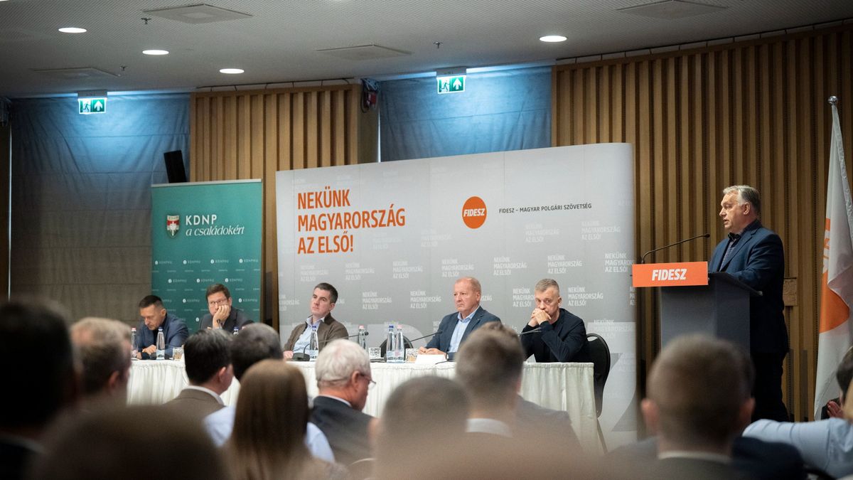 Berobban az őszi politikai szezon, kihelyezett frakcióülést tartanak a kormánypártok