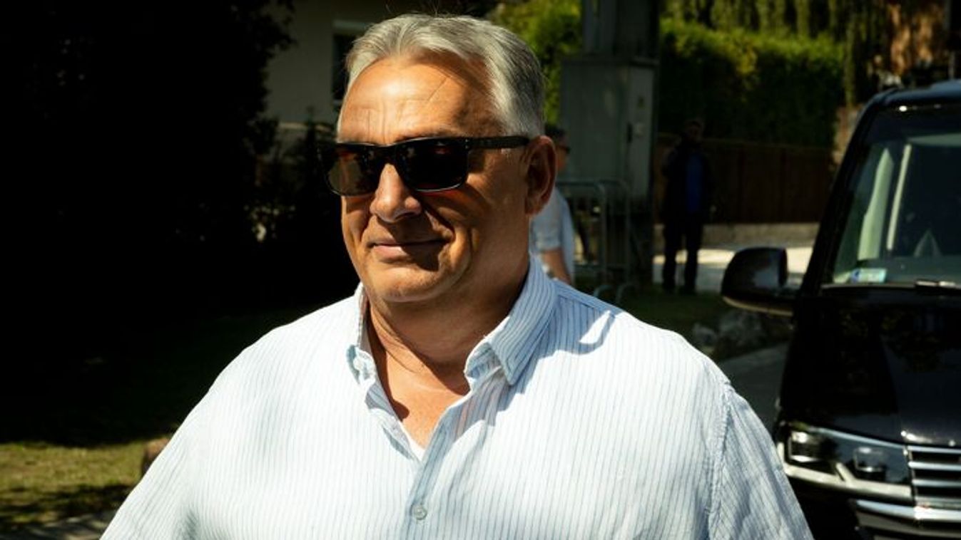 Prime Minister Viktor Orban, president of Fidesz, arrives at the Civic Picnic organized by the Foundation for a Civic Hungary at the Dobozy Mansion in Kotcse on September 7, 2025 (Photo: MTI/Prime Minister’s Press Office/Zoltan Fischer)