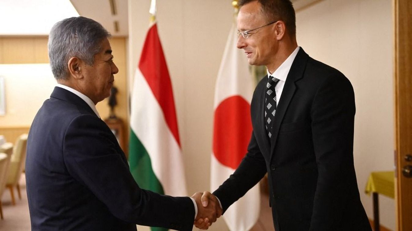 Szijjártó Péter Japánban (Fotó: AFP)