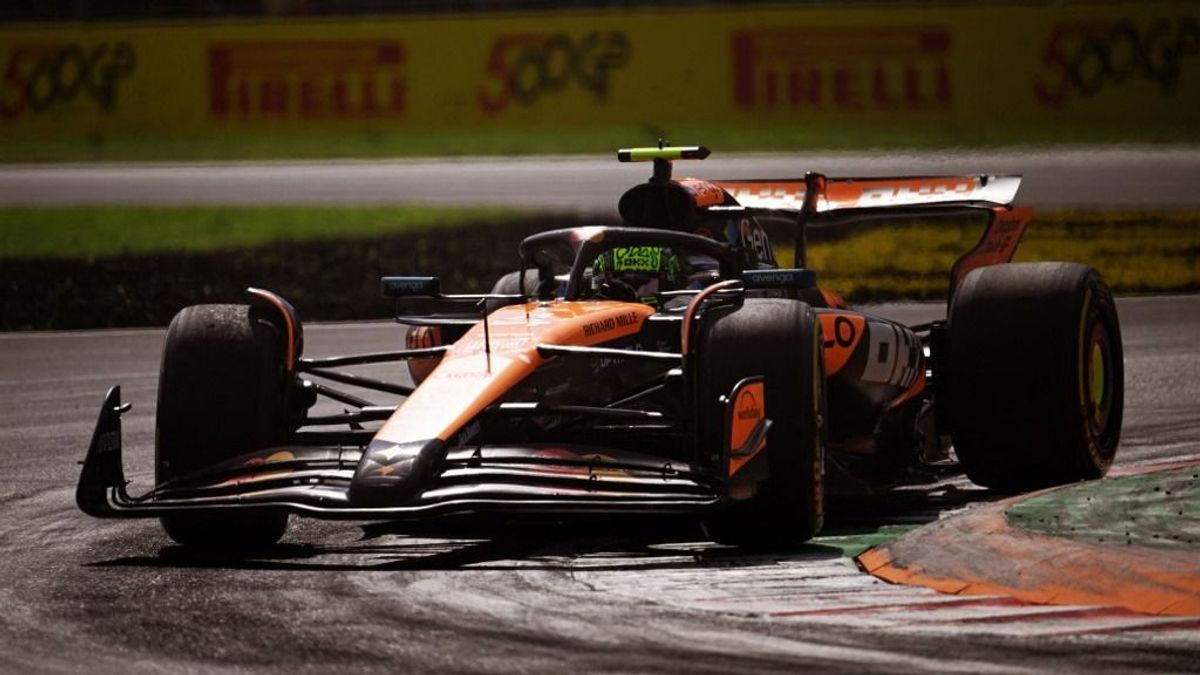 Hamilton a Ferrarit kritizálta; kiderült, miért cserélt helyet a két McLaren