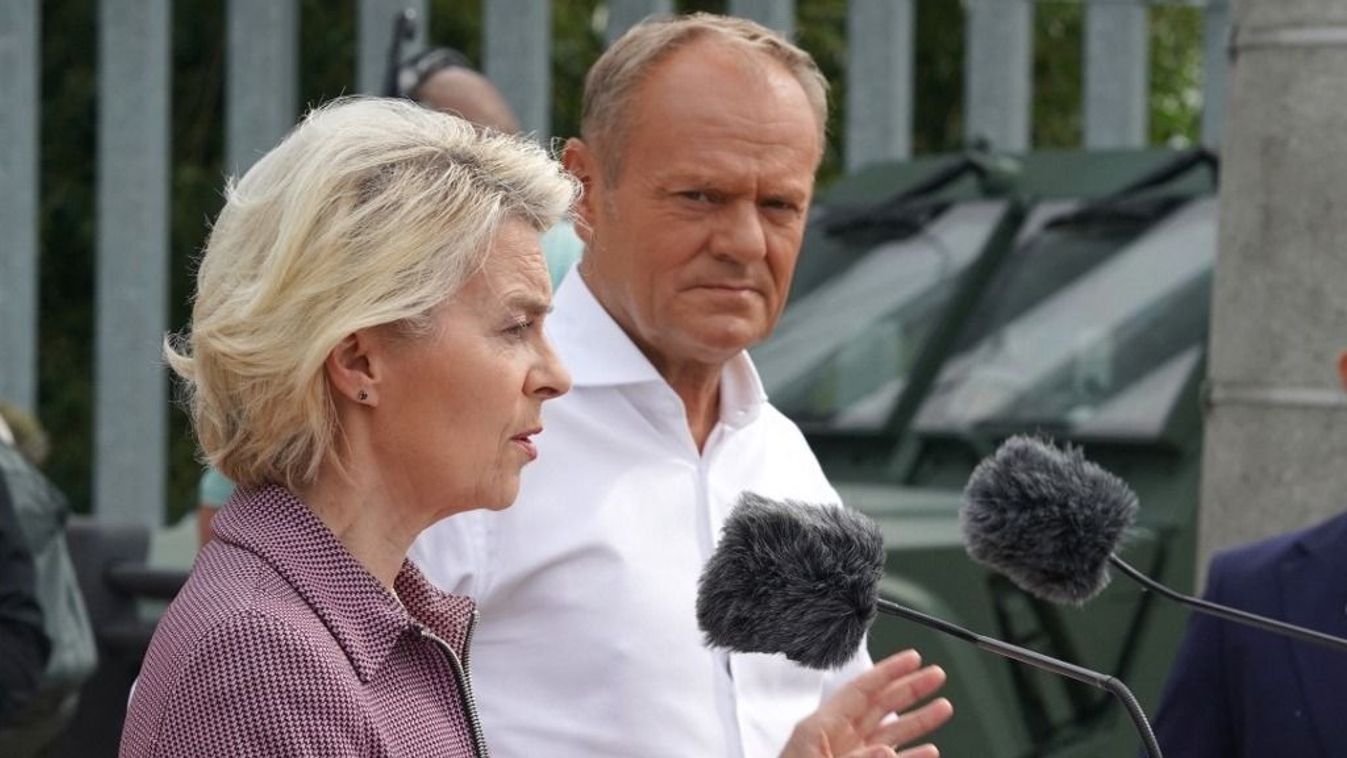 Donald Tusk, Lengyelország miniszterelnöke és Ursula von der Leyen, az Európai Bizottság elnöke
