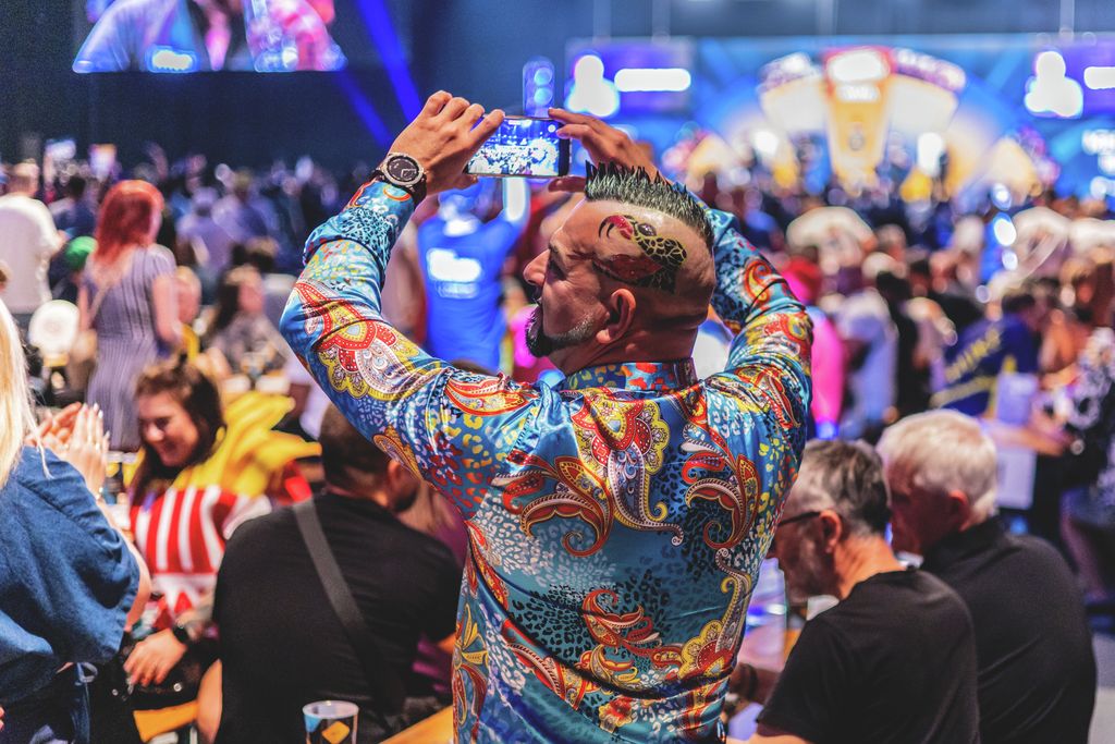 Elkezdődött a háromnapos darts-őrület az MVM Dome-ban