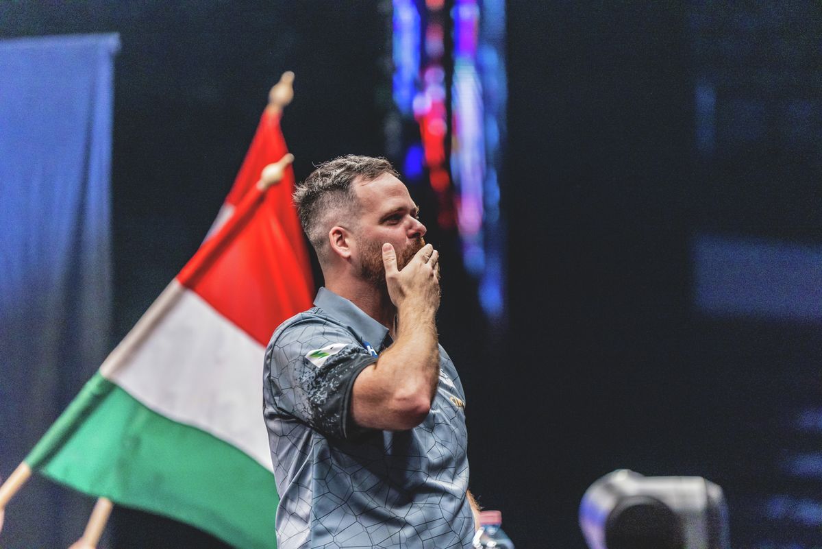 A magyar darts jeles képviselői hatalmas körítés közepette léptek pályára az MVM Dome-ban