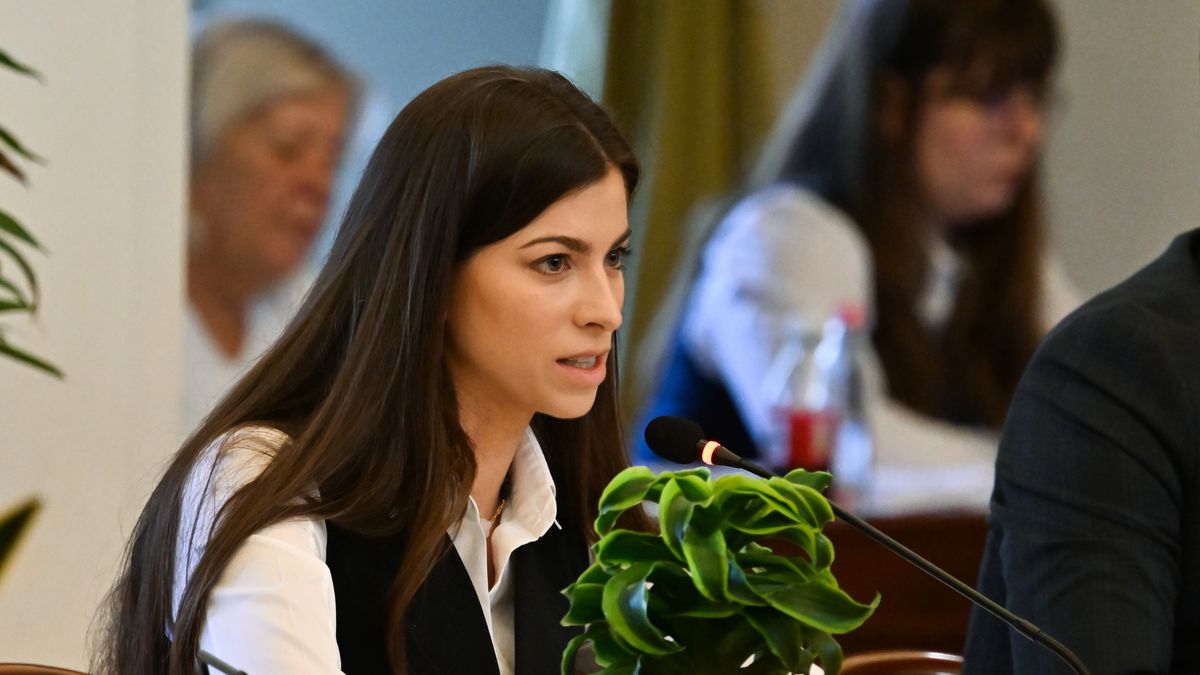 Szentkirályi Alexandra: Magyarország ma történelmet ír + videó