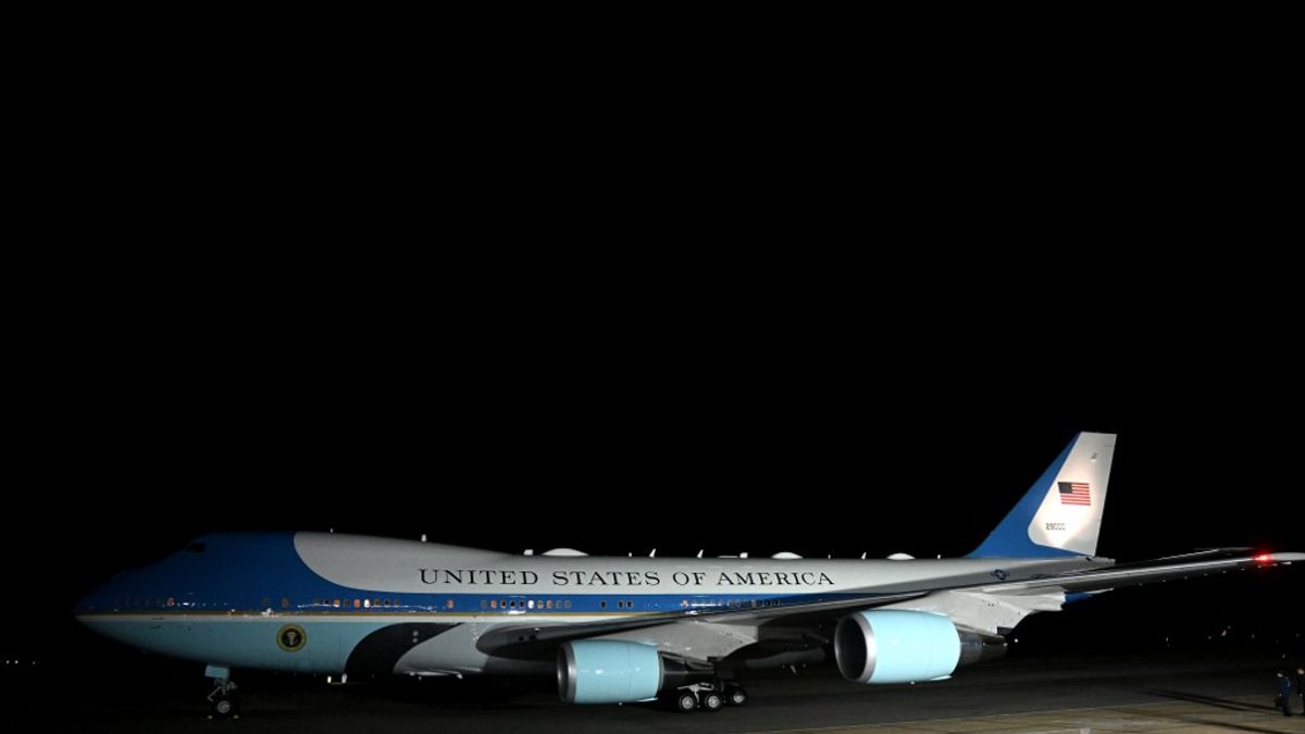 Nézze meg videón, hogy érkezett meg Trump a britekhez