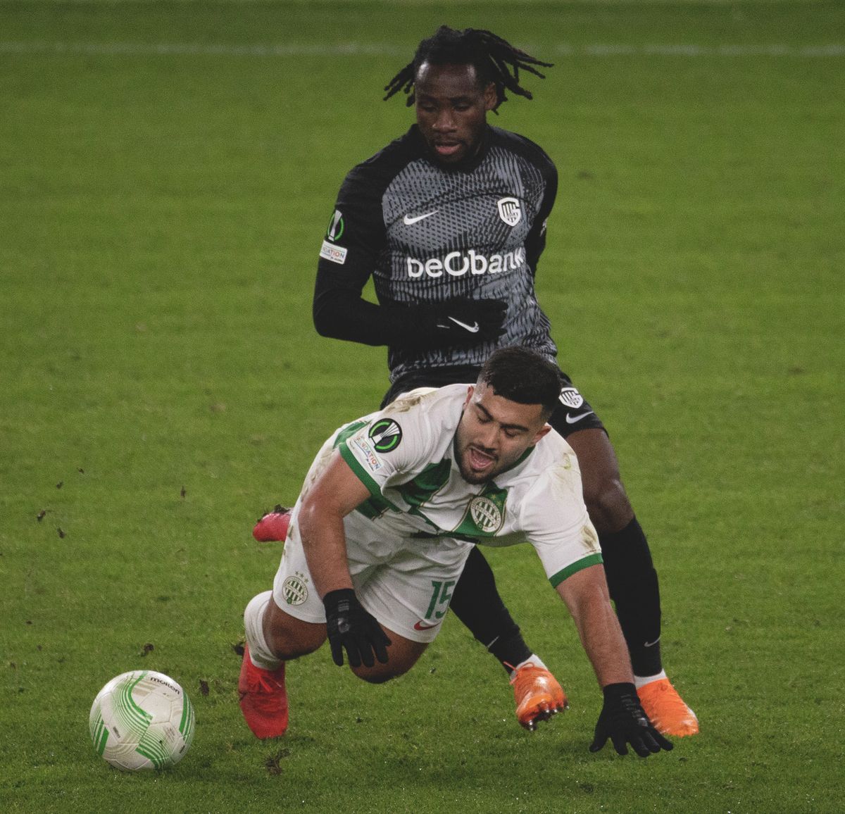 Abu Fani és Paintsil az FTC és a Genk két évvel ezelőtti, budapesti Kl-meccsén: idén Abu Fani nem tagja a Fradi El-keretének, Paintsil már nem is a Genk futballistája