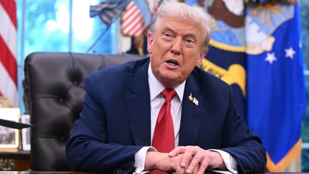 Trump csapatokat vezényelt a bevándorlási őrizeti központok elleni tiltakozások megfékezésére (Fotó: Saul Loeb / AFP)