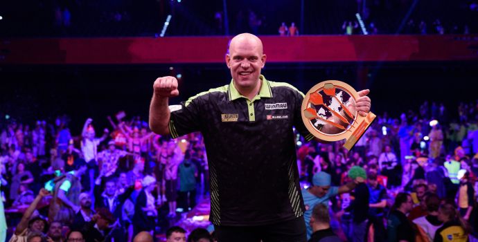 A háromszoros világbajnok Michael van Gerwen nyert a budapesti torna előtt