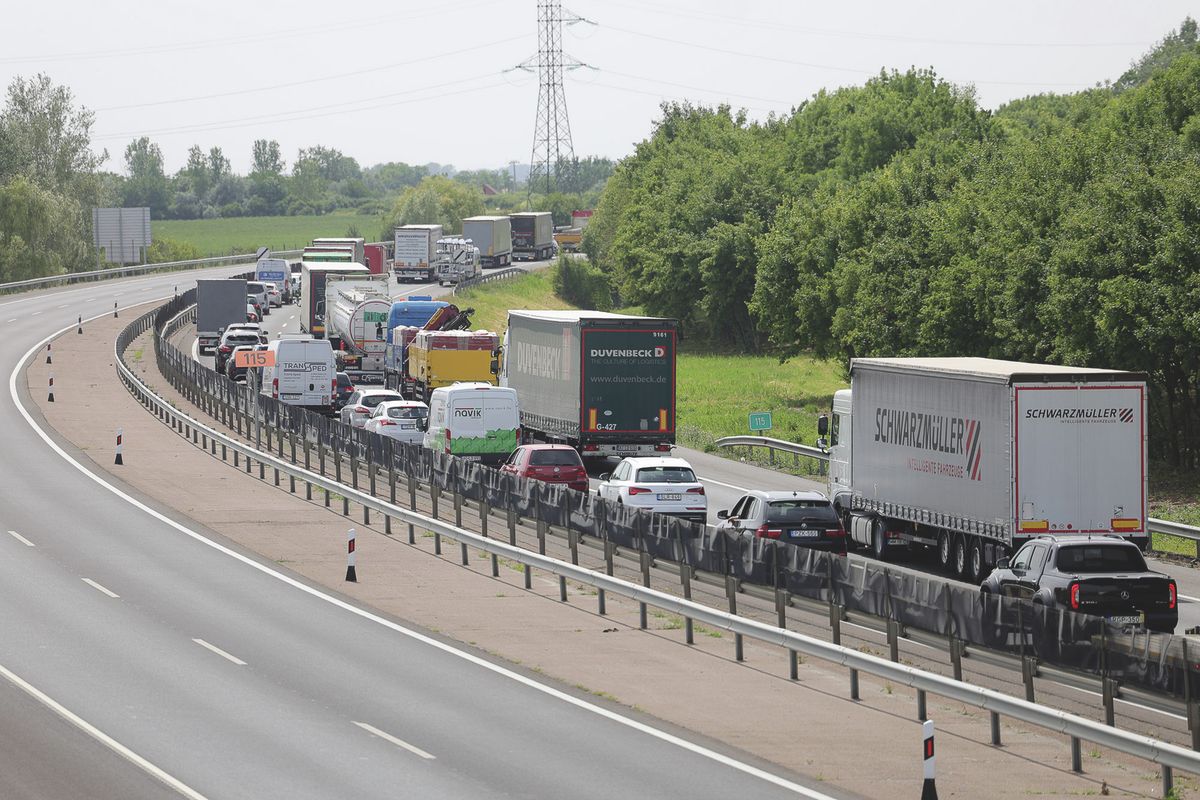 Az elmúlt évek autópálya fejlesztéseinek köszönhetően Magyarország képes kiaknázni a földrajzi adottságaiból fakadó lehetőségeket. / Fotó: MTI/Varga György