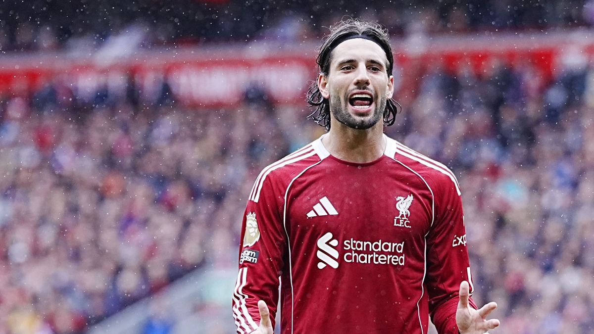 Slot részrehajló Szoboszlai ellen? Ezen is múlhat, ki lesz a Liverpool csapatkapitánya