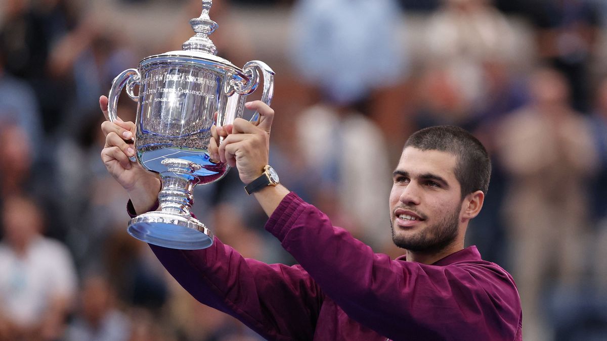 Carlos Alcaraz Jannik Sinner legyőzésével hatszoros Grand Slam-bajnok, és a US Open-döntő után ő az új világelső is