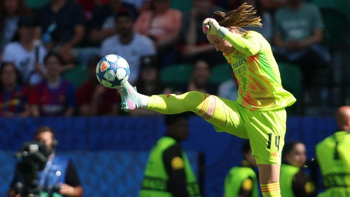 A BL-győztes kapus kínos potyagóljának a magyar válogatott futballista is örülhetett + videó