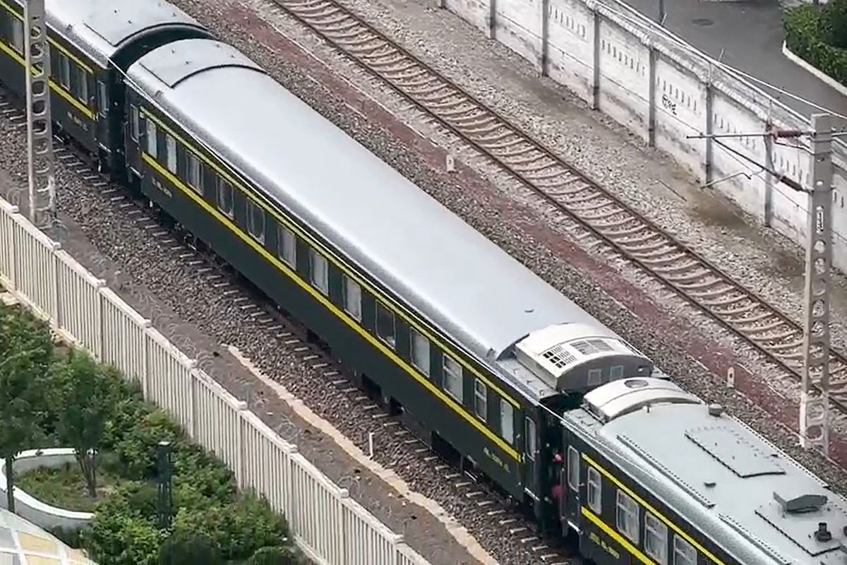Kim Dzsong Un szerelvénye a pekingi állomás közelében Fotó: MICHAEL ZHANG / AFPTV