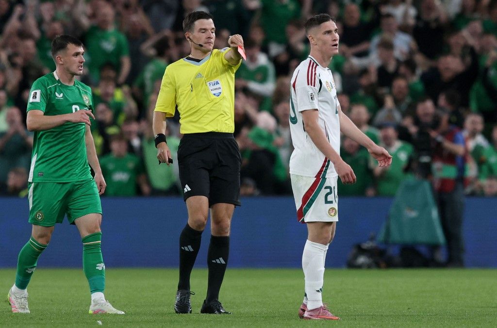 Varga Barnabás is úgy véli, Sallai Roland kiállítása fordulatot hozott az Írország–Magyarország vb-selejtezőn Szoboszlai Dominik,