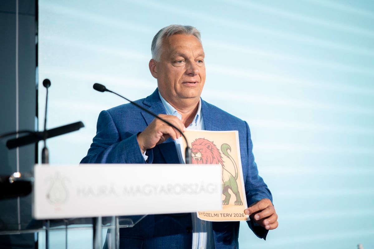 Kötcse, 2025. szeptember 7.
A Miniszterelnöki Kommunikációs Főosztály által közreadott képen Orbán Viktor miniszterelnök, a Fidesz elnöke beszédet mond a Polgári Magyarországért Alapítvány rendezvényén, a Polgári Pikniken a kötcsei Dobozy-kúriában 2025. szeptember 7-én.
MTI/Miniszterelnöki Kommunikációs Főosztály/Fischer Zoltán