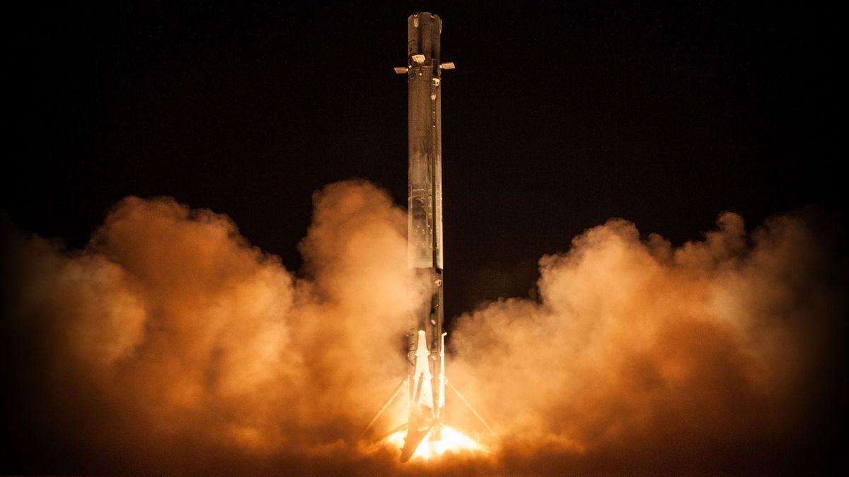 Elon Musk rakétája viszi fel a BME új műholdját