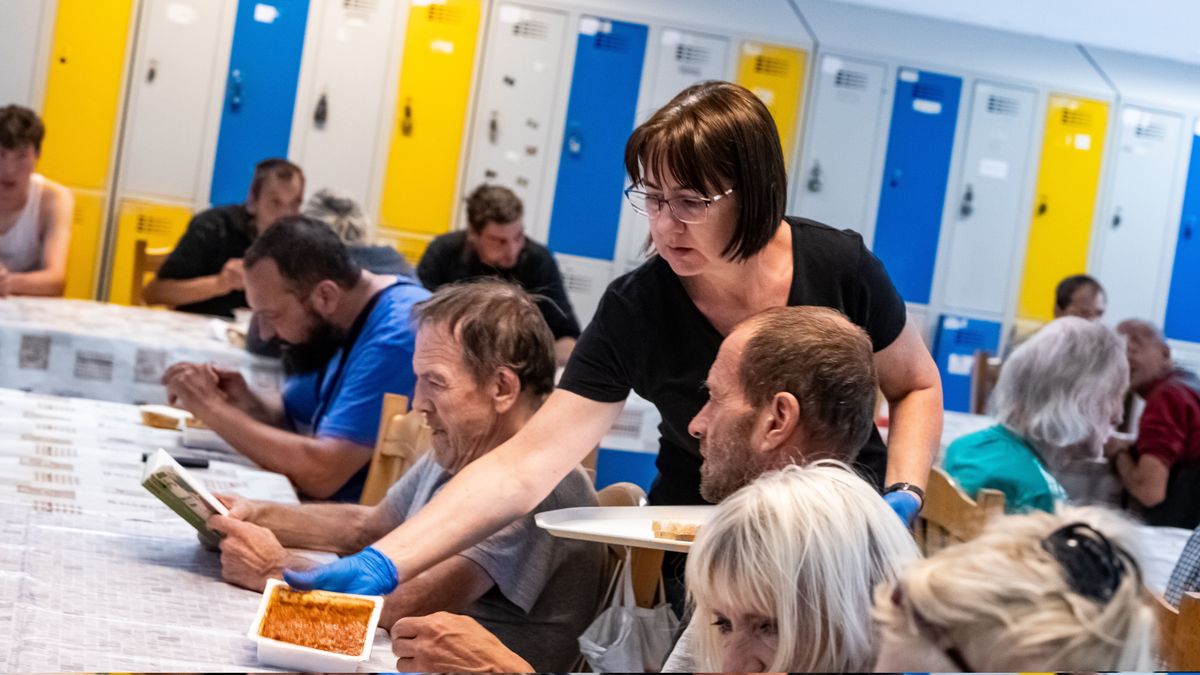 Hajléktalan emberek számára biztosít étkezést a Hajléktalanokért Közalapítvány