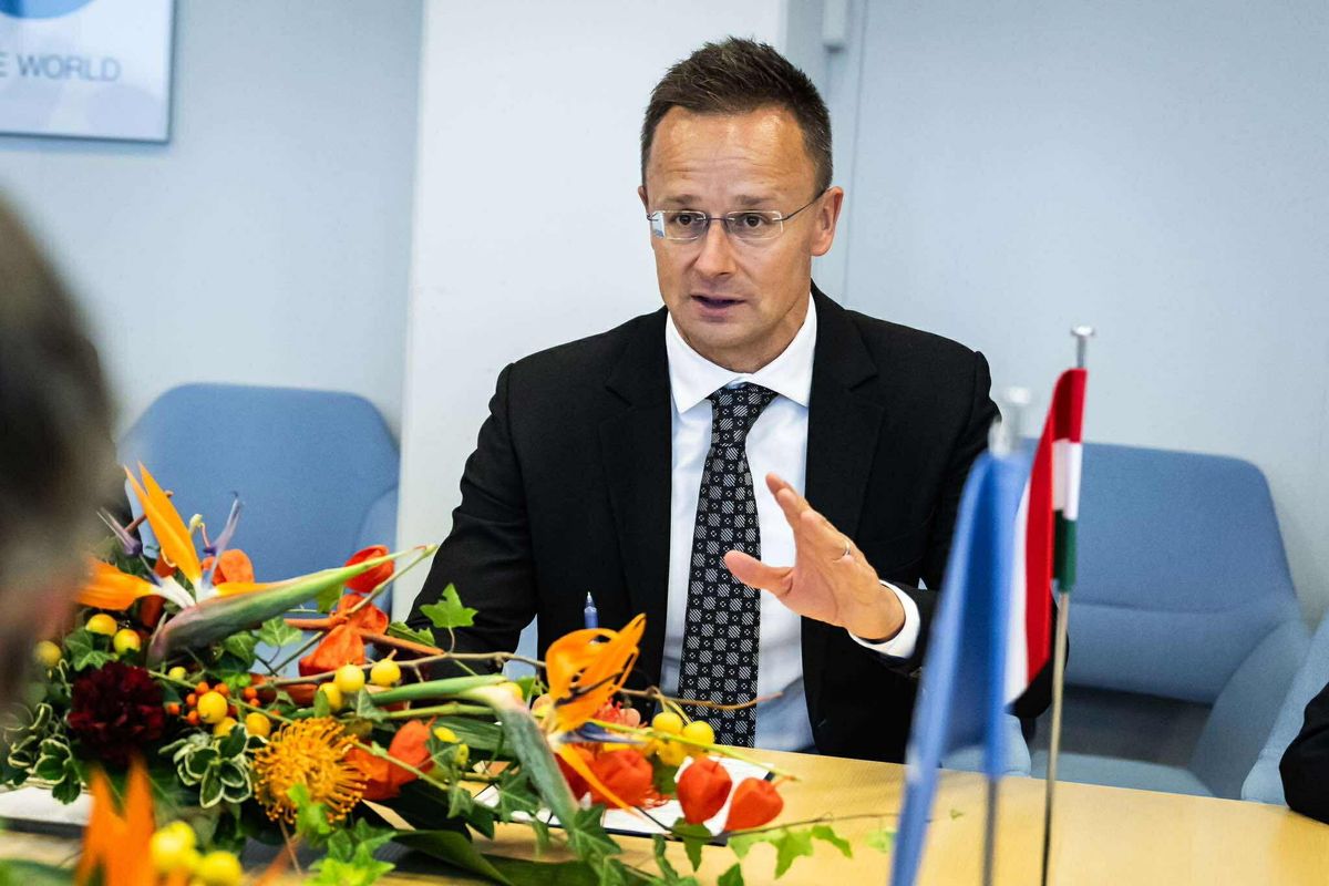 Szijjártó Péter Bécsben jelentette be a kínai nukleáris megállapodást. Magyarország a kelet-nyugati együttműködés egyik központjává válhat.