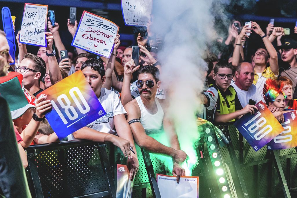 Elkezdődött a háromnapos darts-őrület az MVM Dome-ban