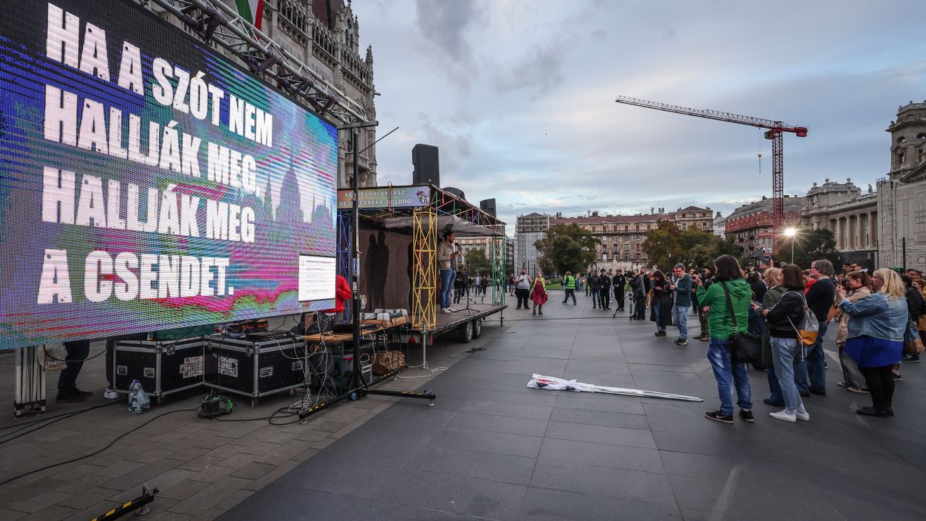 MKKP tüntetés Kossuth tér