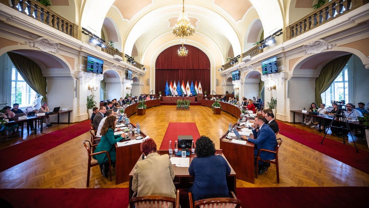 Amíg a baloldali politikusok a megérdemeltnek hitt nyaralásukat töltötték, addig a főváros ismét káoszba fullad