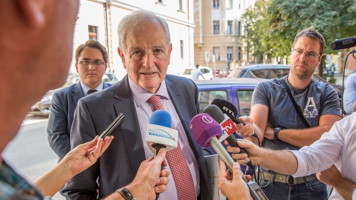 Fleck Zoltán mosdatásába kezdett Bárándy Péter