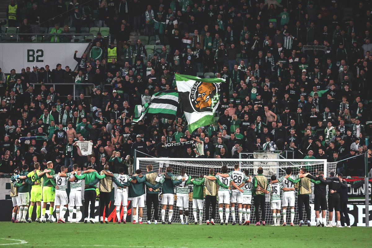 Az FTC–Plzen meccs végén Robbie Keane együttese egyenlített, majd a játékosok a szurkolókkal ünnepelték az egy pontot