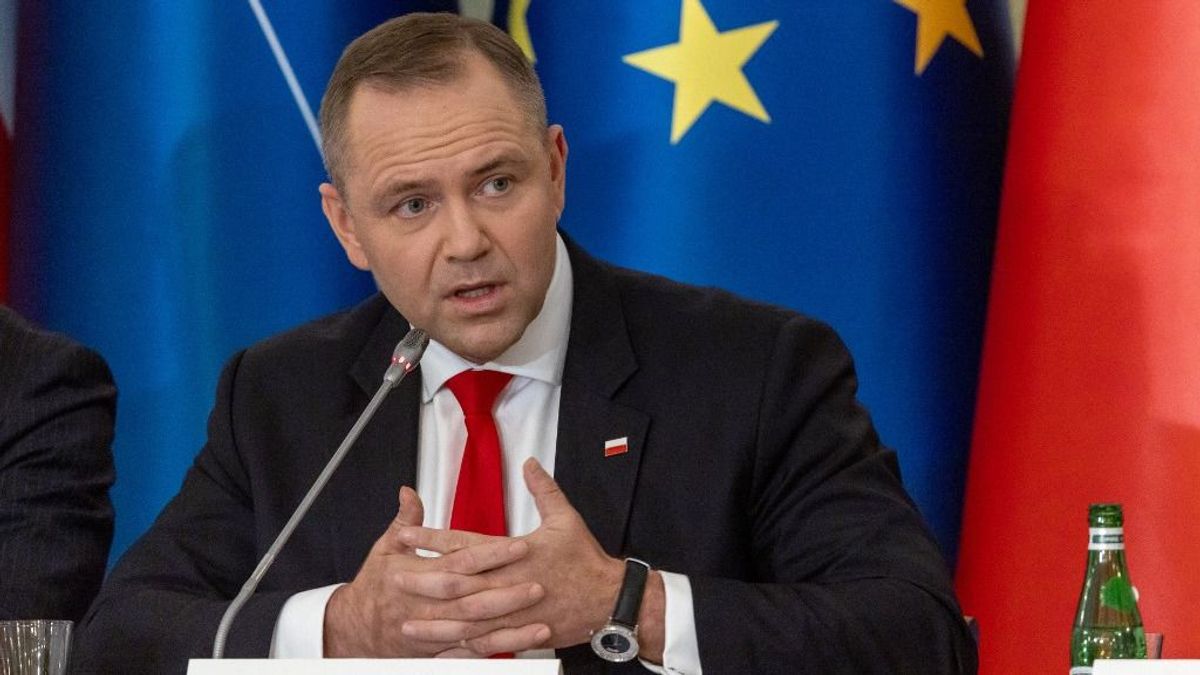 Harci repülőgépeket küldtek a levegőbe, Nawrocki felhívást intézett a lengyelekhez