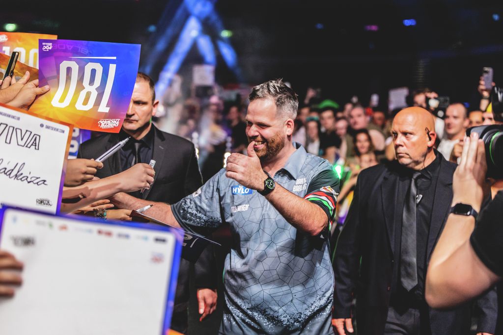 Elkezdődött a háromnapos darts-őrület az MVM Dome-ban