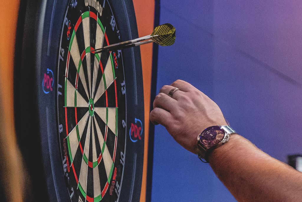 Elkezdődött a háromnapos darts-őrület az MVM Dome-ban