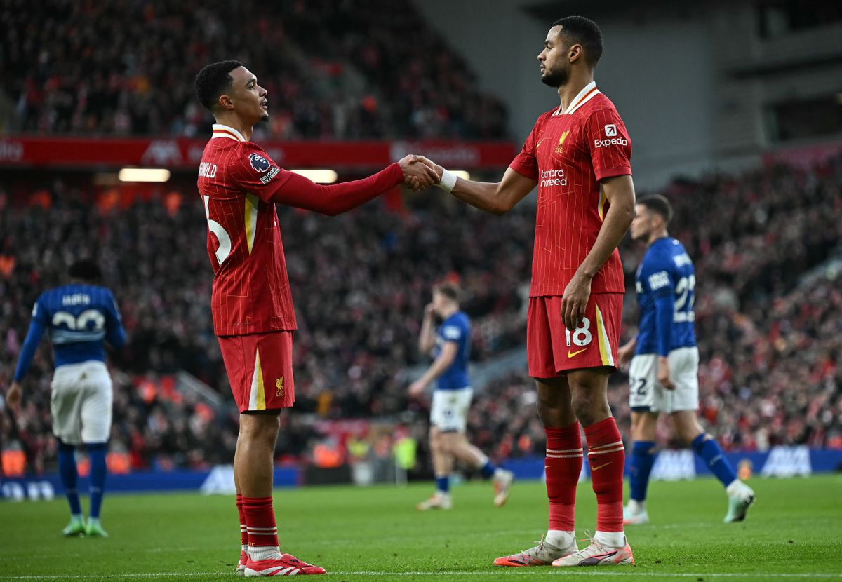 Trent Alexander-Arnold és Cody Gakpo ekkor még együtt küzdöttek a Liverpool sikeréért