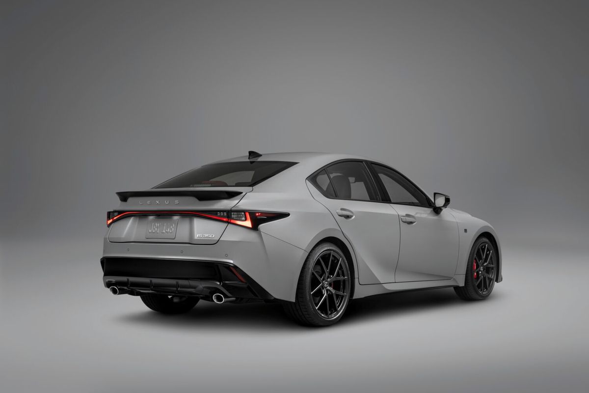 Lexus IS