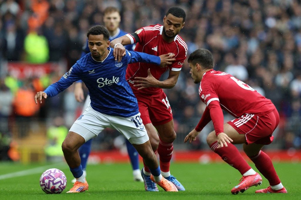 Kerkez Milos nagy munkában a Liverpool Everton elleni derbijén