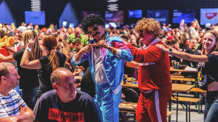 Elkezdődött a háromnapos darts-őrület az MVM Dome-ban